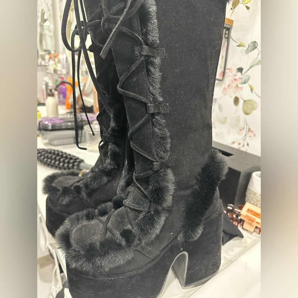 Demonia camels boot
